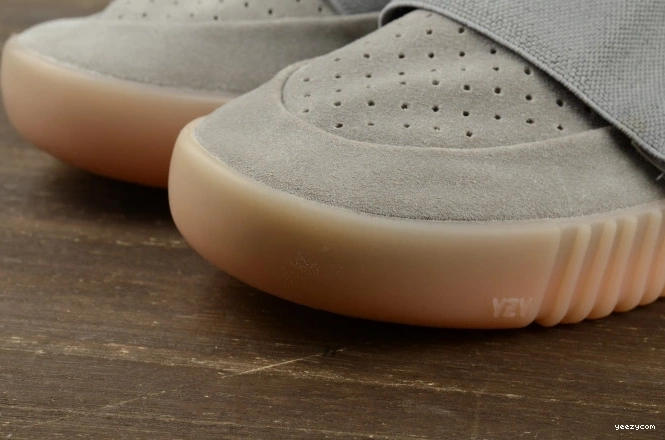 LIGHT 750 YEEZY GREY GLOW GUM BOOST DARK BB1840 ADIDAS 1027